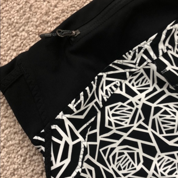 Lululemon Leggings Cropped Pants - Picture 4 of 8